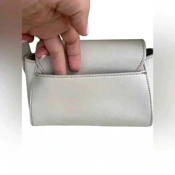 H.O.W women’s hand bag clutch cream off white used in excellent condition - Picture 4 of 12